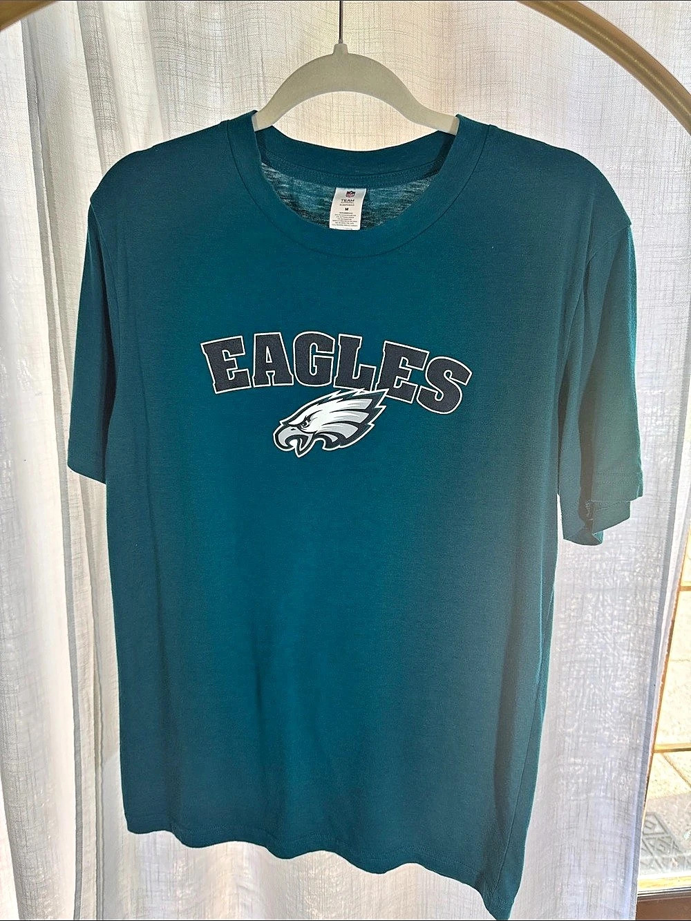 NFL Philadelphia Eagles Team Apparel T-Shirt Eagles Graphic Short Sleeve Medium
